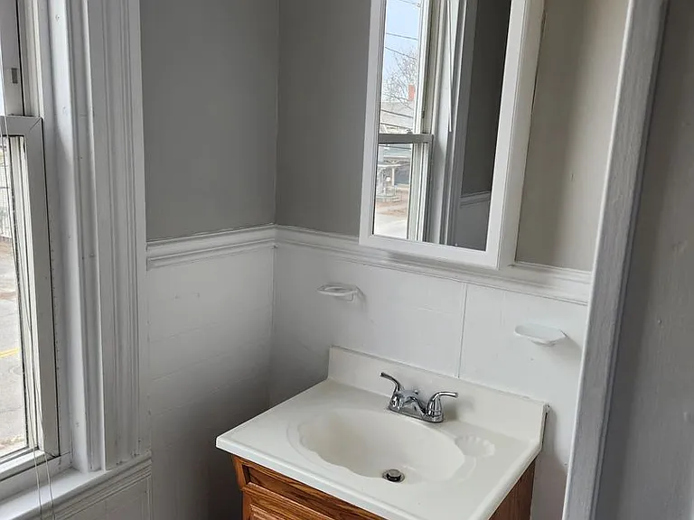 99 State St — Photo 3