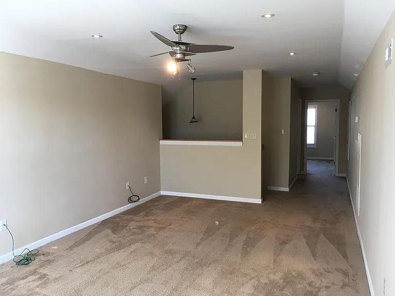241 Collinwood Dr — Photo 4