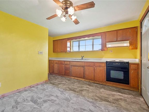 3rd image of 3601 Brandis Ave