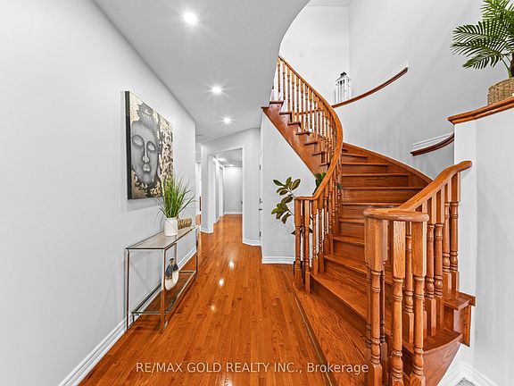 5th image of 14 Dovehaven Cres