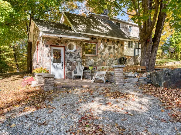 555 Sugarbush Way, Lanark Highlands, ON K0G 1K0