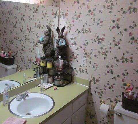 4th image of 19 Country Club Ln
