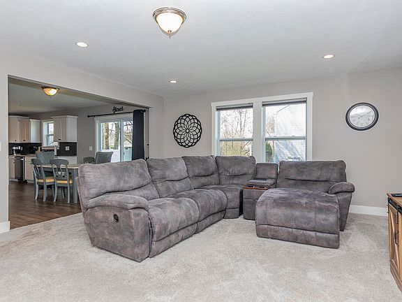 2nd image of 10820 Poplar Bluff Ct