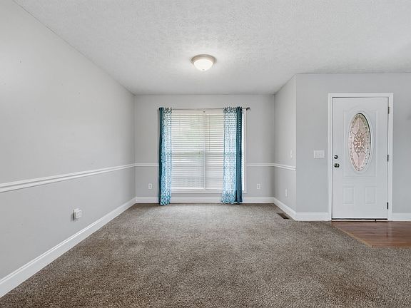 4th image of 734 Lear Rd