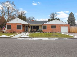 923 5th St, Prosser, WA 99350