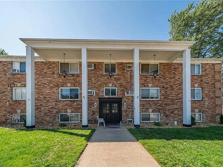660 S Shore Ct #660 — Photo 17