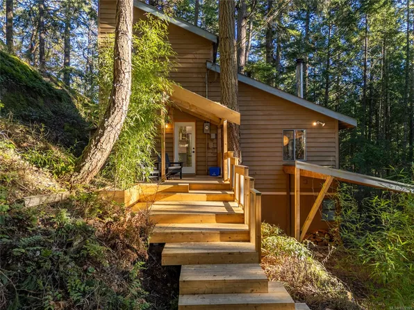 4708 Captains Cres, Southern Gulf Islands, BC V0N 2M2