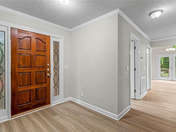 5th image of 1955 Eastchester Dr Unit A