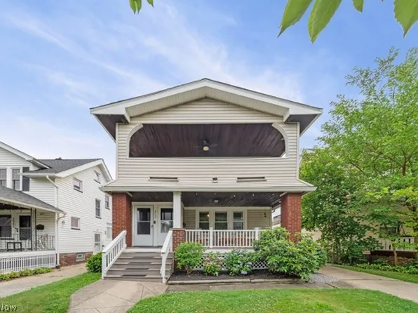 2067 Wascana Ave, Lakewood, OH 44107