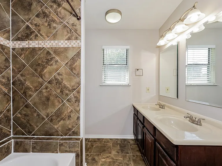 1224 Nicole Way — Photo 11