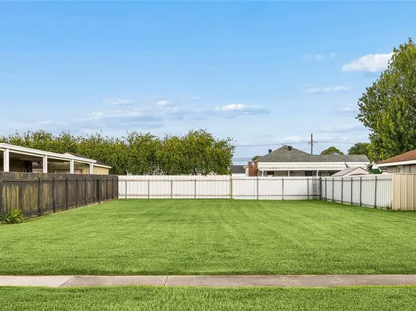 616 Barbe St, Westwego, LA 70094