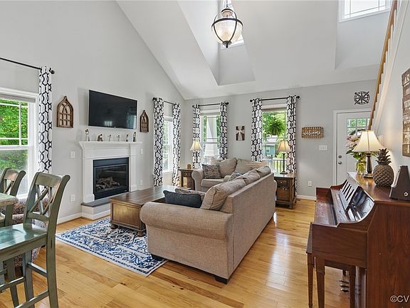 5th image of 10335 Deerlake Dr