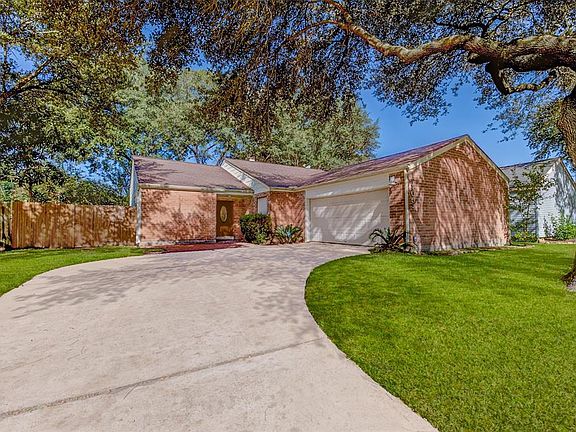 2nd image of 1054 Apache Falls Dr