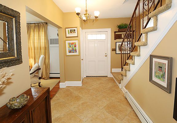 2nd image of 3 Villa St