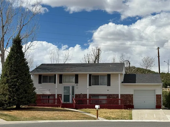 112 Peppermint Ln, Thermopolis, WY 82443