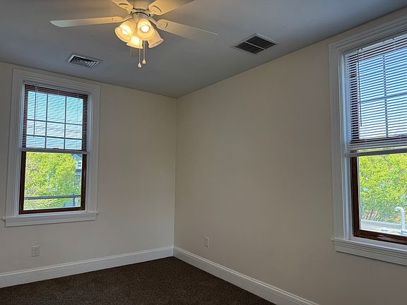 4th image of 194 Broadway St #2R