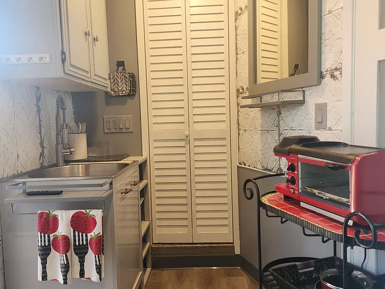 9516 Bonnie Lynn Way #C — Photo 2