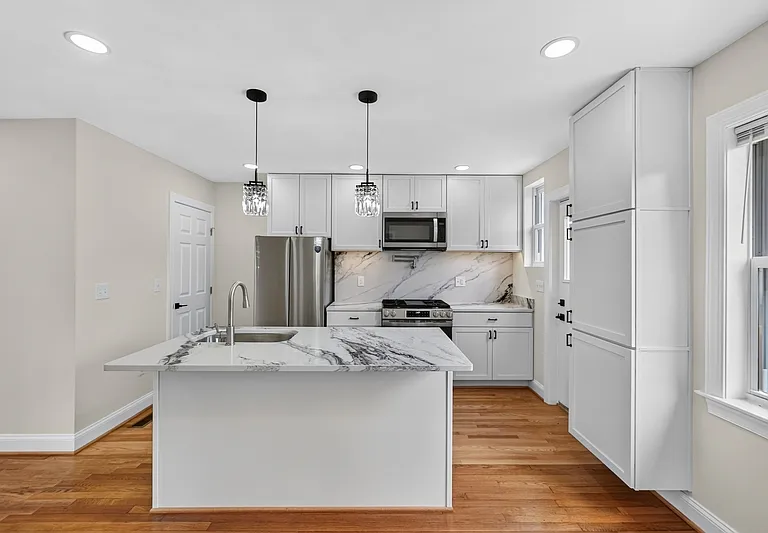 1712 U St SE #1 — Photo 4