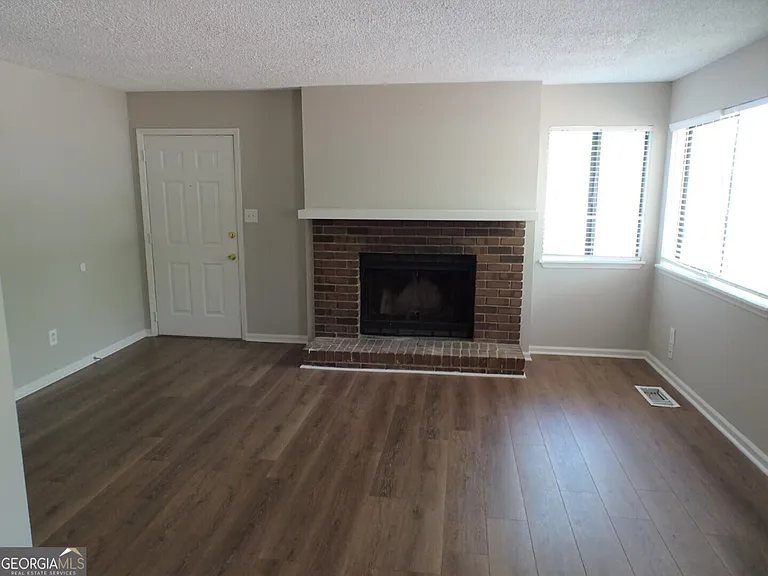 13 Oakmount Dr — Photo 2