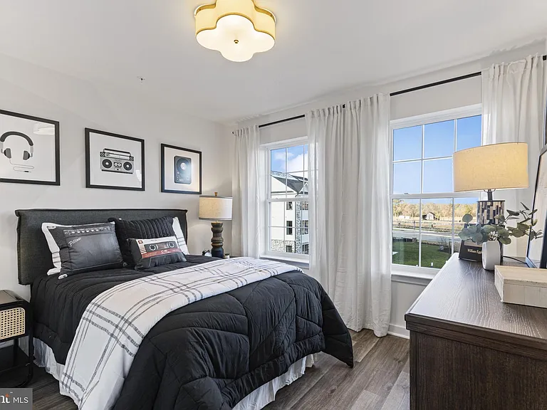 7434 Fern Gully Way — Photo 20
