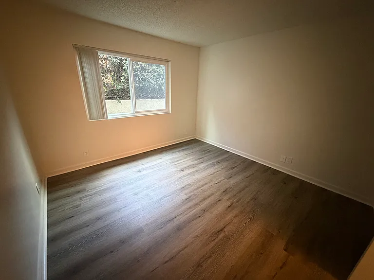Eureka Gardens Apartments — Photo 8