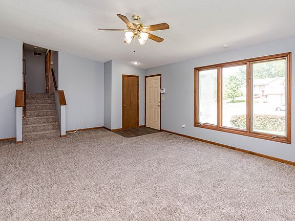 Entryway/Living Room