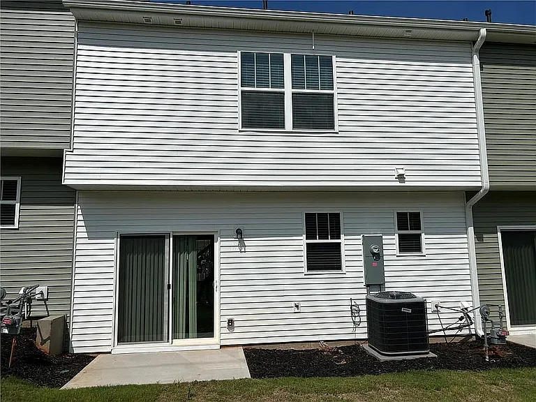 427 Bee Cove Way — Photo 2