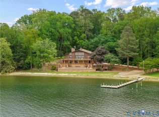 310 Green Point Ln, Cobbs Creek, VA 23035