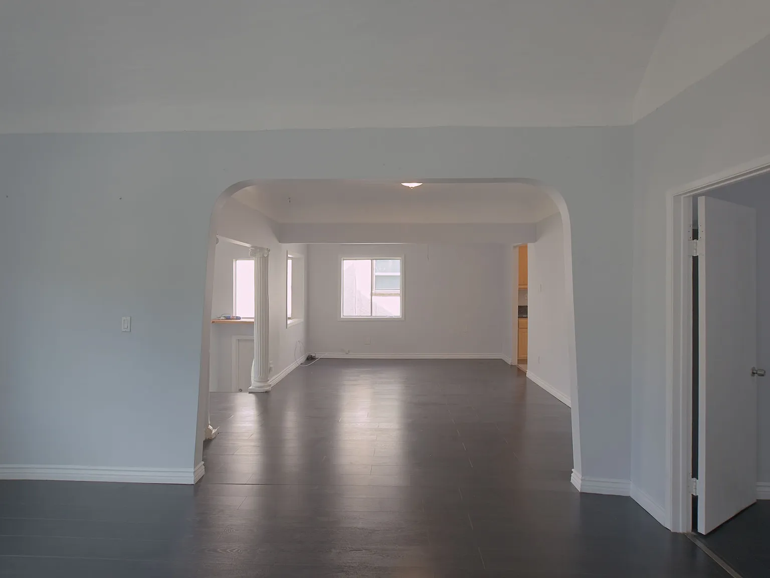 3 bed, 1140 sqft, $3,500 — Photo 2