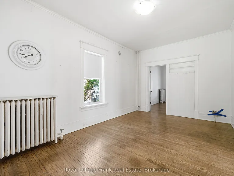 279 Kent St W — Photo 13