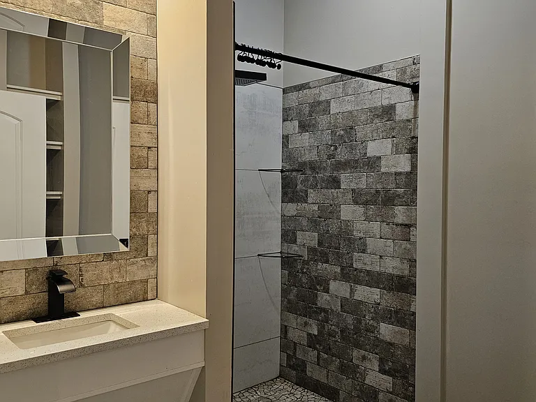 Bathroom (wheelchair accessible)