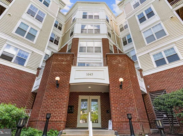 1645 International Dr Unit 102, Mc Lean, VA 22102