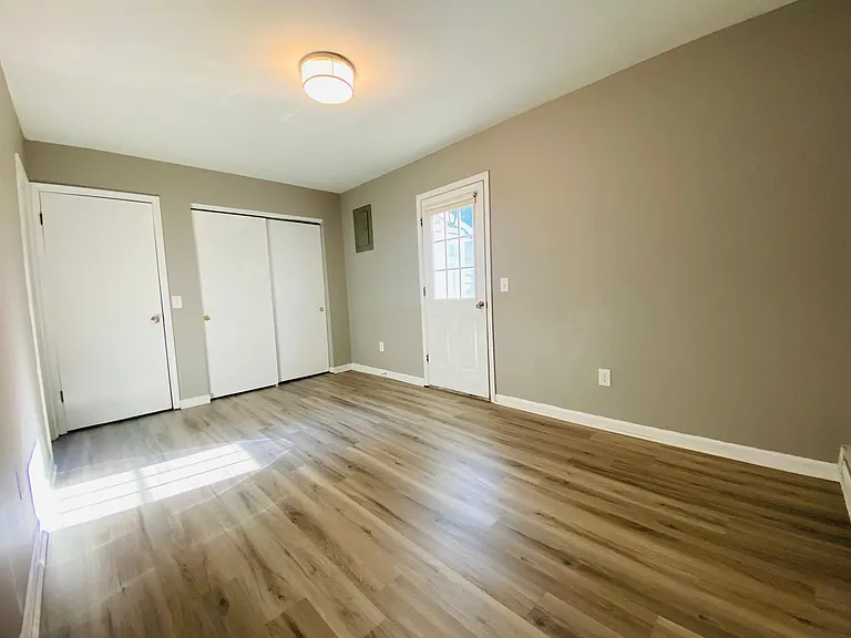 35 Rosemary Creek Dr #D — Photo 3