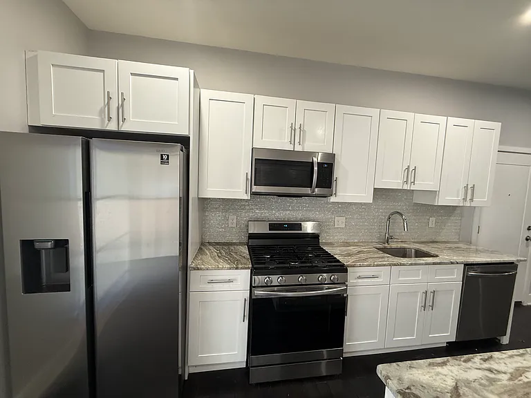 302 Richmond St #27 — Photo 4