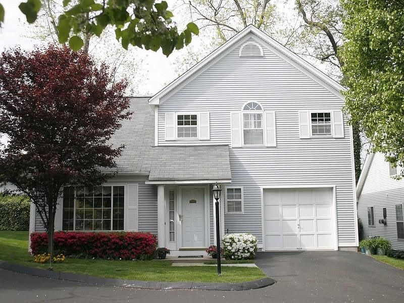 49-18 Top Gallant Road