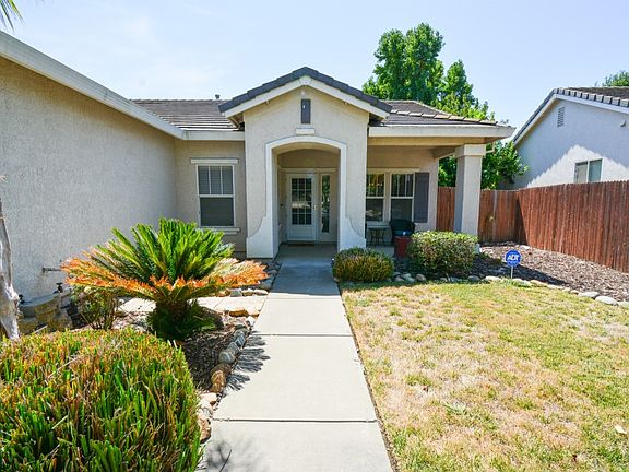 2nd image of 1687 Powell Pl