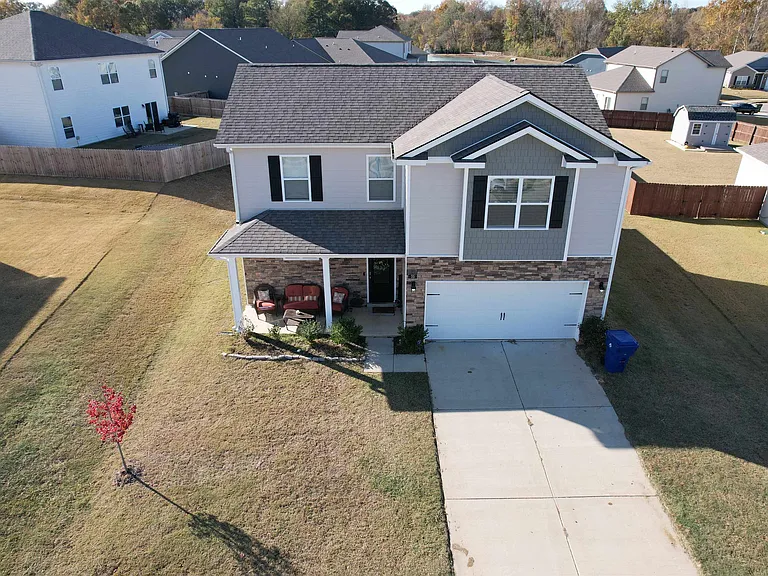 35 Witherspoon Dr — Photo 2