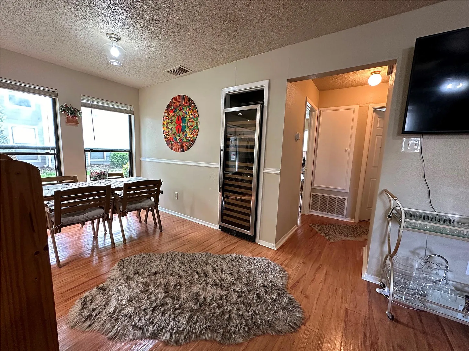 2 bed, 1.0 bath, 796 sqft, $1,250 — Photo 4