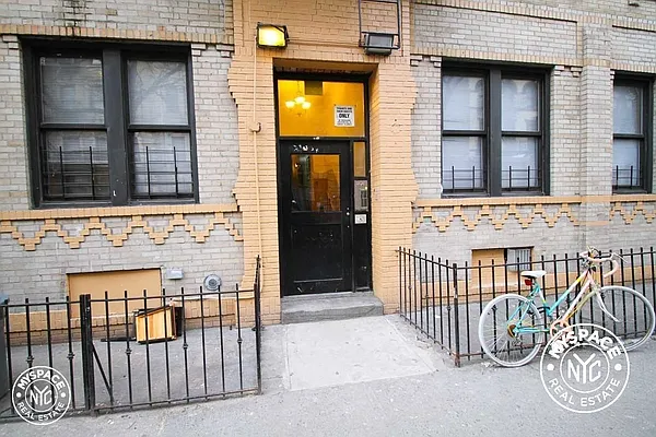 Rented by MySpaceNYC | media 23