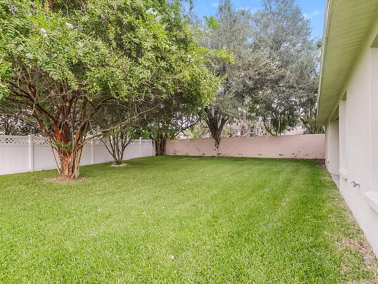 812 Lesa Glen Pl — Photo 16