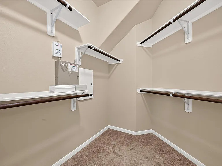 10031 Esslemont Ct — Photo 39