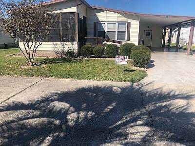 1st image of 465 Country Oaks Dr