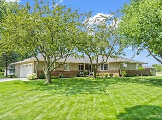 15 Manchester Way, Aurora, IL 60506