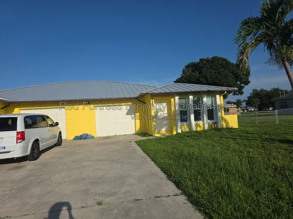 3608 SW 7th Pl, Cape Coral, FL 33914