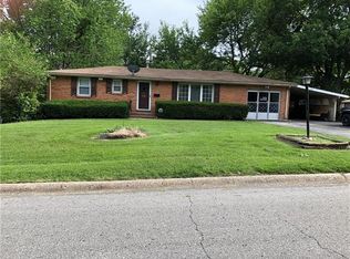 1303 NE 68th Ter, Gladstone, MO 64118