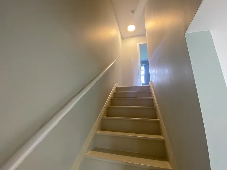 1 Court Ln — Photo 7
