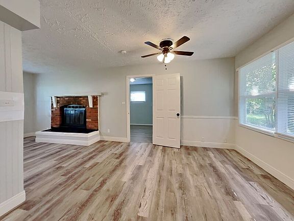 5th image of 11217 Corrington Ave
