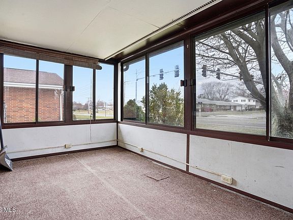 4th image of 323 W Bigelow Ave