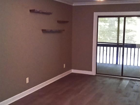 5th image of 51 Lake Dr #4