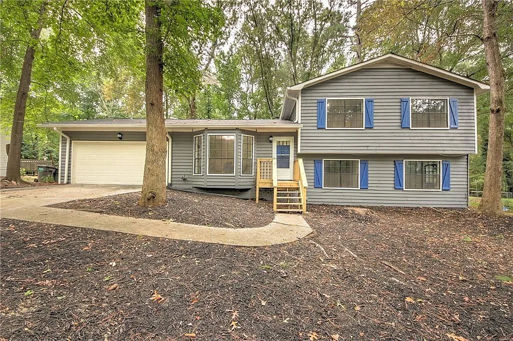 4 bed, 2.5 bath, 1700 sqft, $2,900 — Photo 1